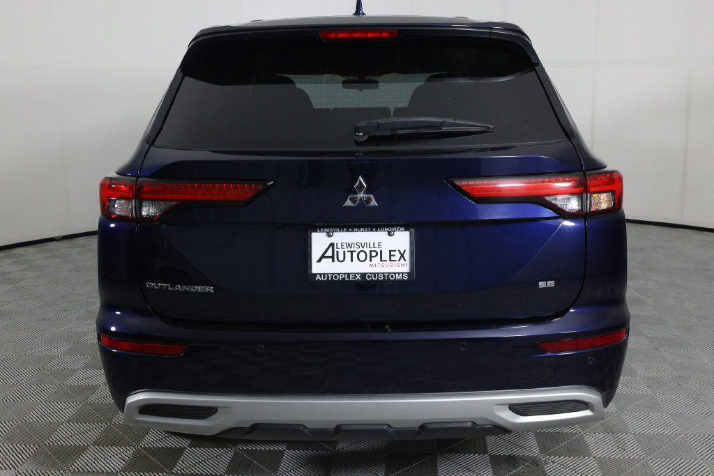 Used 2023 Mitsubishi Outlander SE FWD image 6