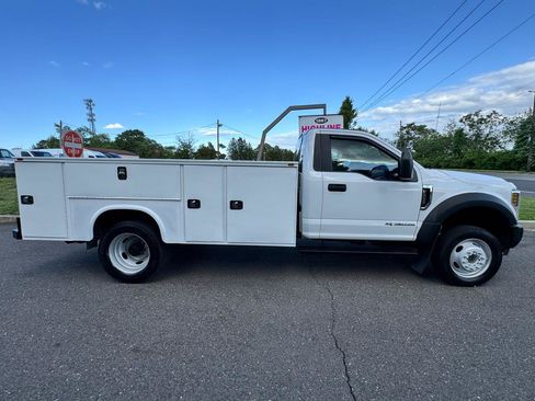 Used 2019 Ford F550 2WD Regular Cab Super Duty image 4