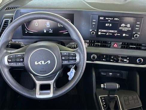 Used 2024 Kia Sportage LX image 16