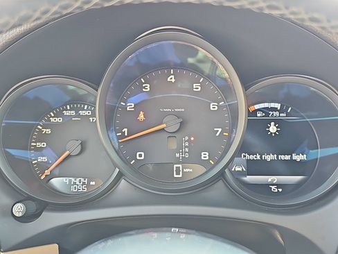 Used 2017 Porsche Macan AWD/4WD image 9