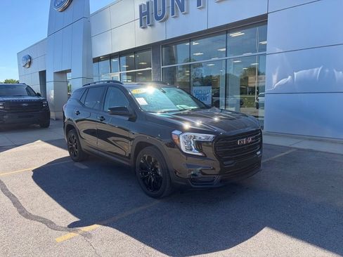 Used 2022 GMC Terrain SLT w/ Infotainment Package II FWD image 12