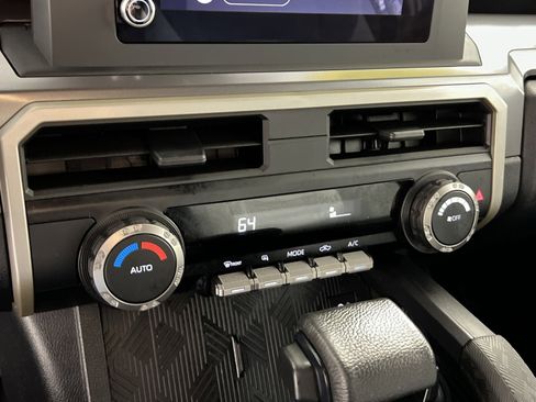 Used 2025 Toyota Tacoma TRD Off-Road AWD/4WD image 22