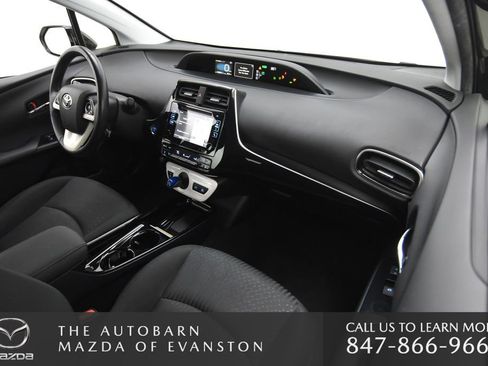 Used 2017 Toyota Prius Three image 27