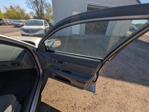 Used 2001 Buick Century Custom w/ Premium Pkg FWD image 30