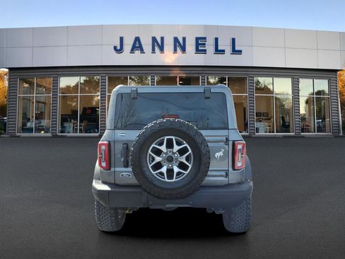 Used 2025 Ford Bronco Badlands image 6