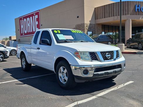 Used 2007 Nissan Frontier SE w/ SE Value Truck Pkg RWD image 3