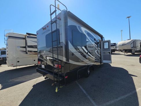 Used 2014 Mercedes-Benz Sprinter 3500 w/ Swivel Seat Package image 17