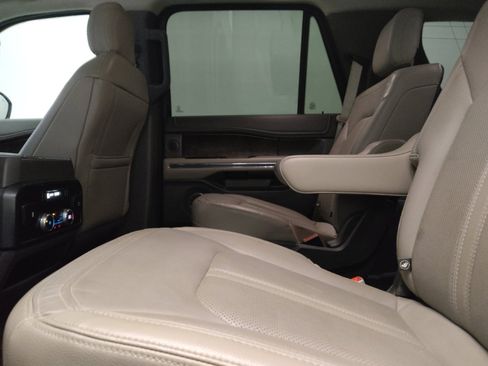 Used 2019 Ford Expedition Limited w/ Equipment Group 302A RWD image 18