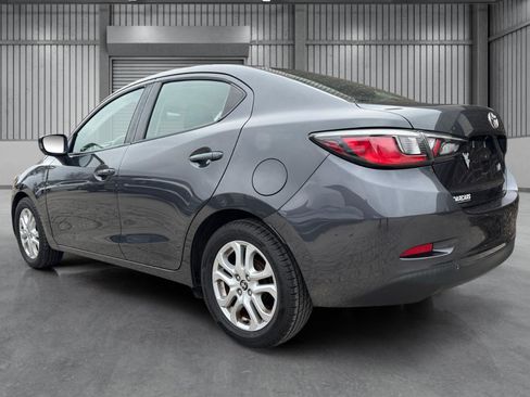 Used 2018 Toyota Yaris iA image 32