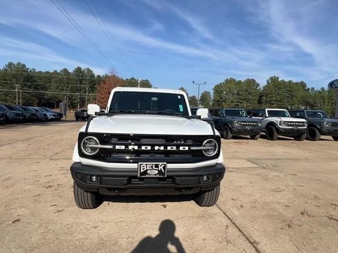 New 2025 Ford Bronco Outer Banks image 9