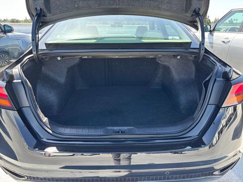 Used 2025 Nissan Altima 2.5 SV FWD image 29