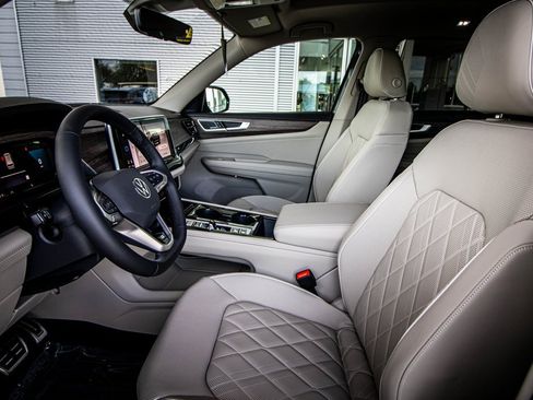 New 2026 Volkswagen Atlas SEL Premium R-Line image 29