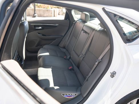 Used 2015 Chevrolet Impala LT w/ Convenience Package image 20