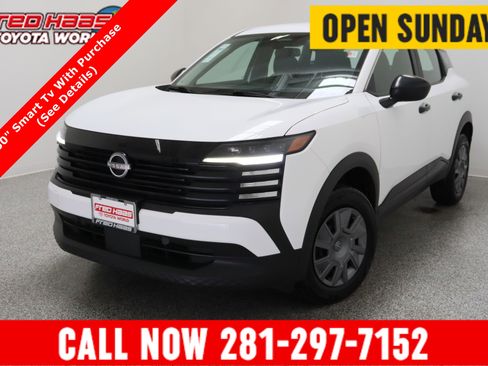 Used 2025 Nissan Kicks S FWD image 1