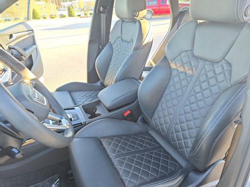 Used 2025 Audi SQ5 Premium Plus w/ Premium Plus Package image 15