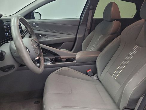 Used 2022 Hyundai Elantra SEL w/ Convenience Package FWD image 17