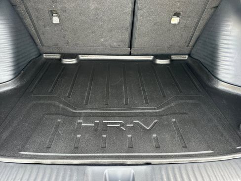 Used 2023 Honda HR-V LX image 17