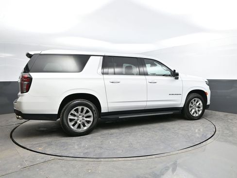 Used 2023 Chevrolet Suburban Premier AWD/4WD image 8