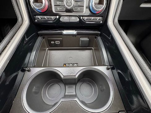 Used 2024 GMC Yukon Denali AWD/4WD image 30