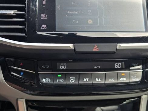 Used 2017 Honda Accord EX-L image 24