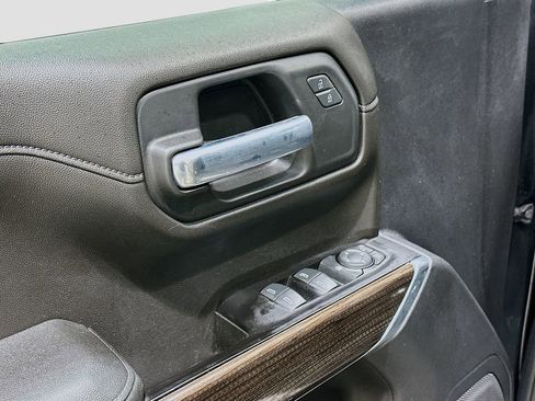 Used 2019 Chevrolet Silverado 1500 LT Trail Boss AWD/4WD image 17