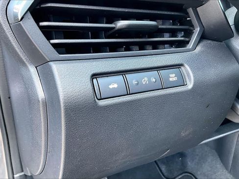 Used 2025 Nissan Altima 2.5 SV FWD image 30