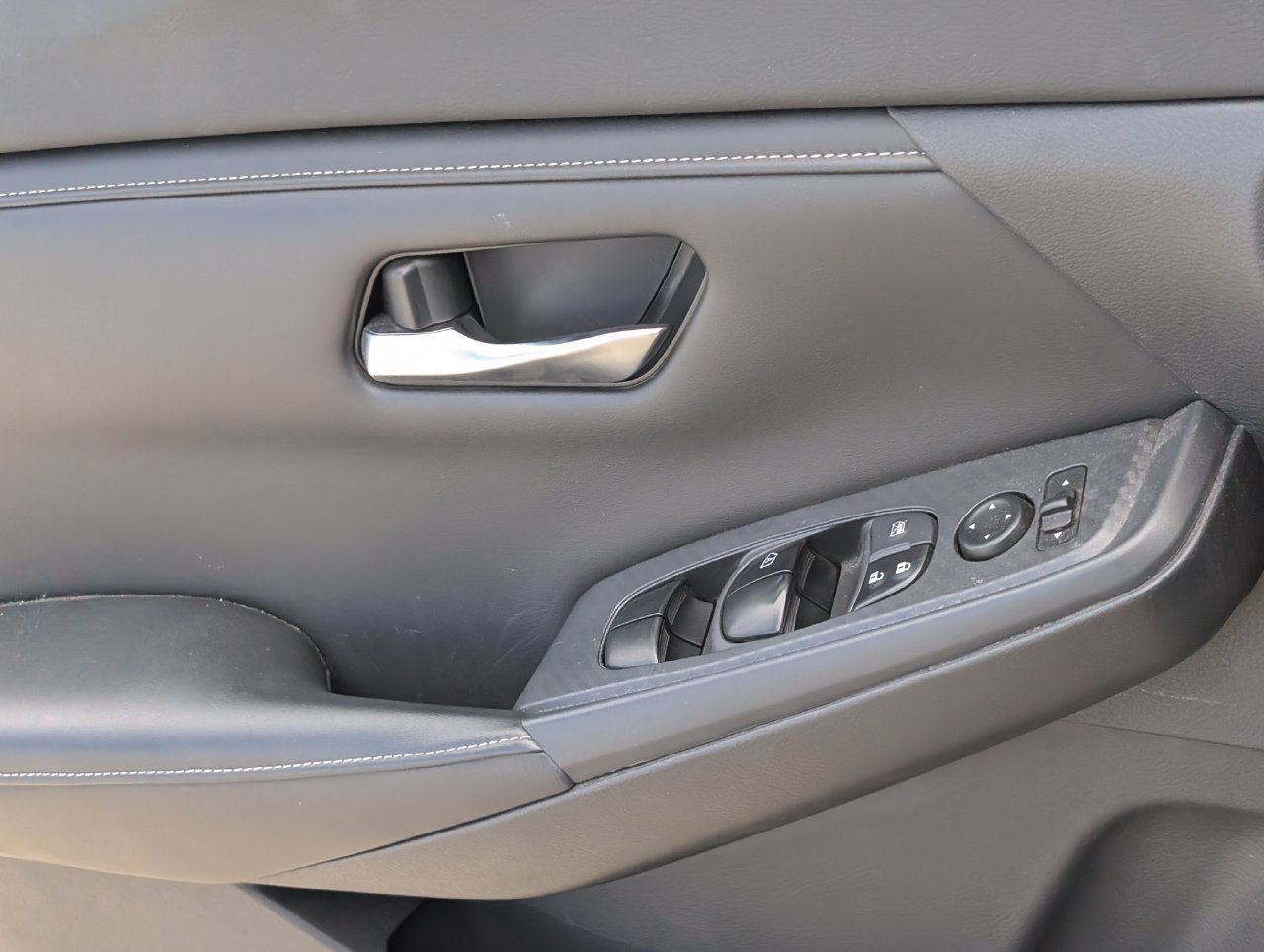 Used 2020 Nissan Sentra SV FWD image 24