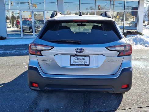 Used 2023 Subaru Outback Premium image 8