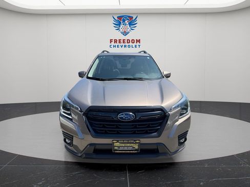 Used 2024 Subaru Forester Premium AWD/4WD image 9