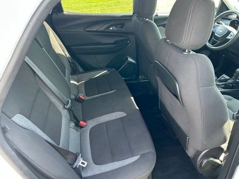 Used 2023 Chevrolet TrailBlazer LT FWD image 40