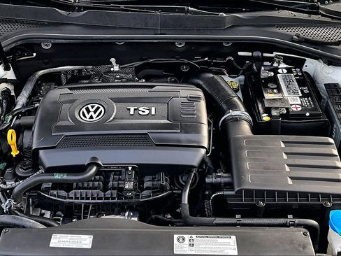 Used 2020 Volkswagen GTI SE image 28