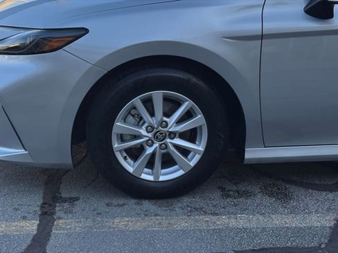 Used 2025 Toyota Camry LE image 29