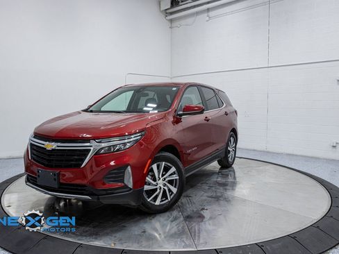 Used 2024 Chevrolet Equinox LT FWD image 3