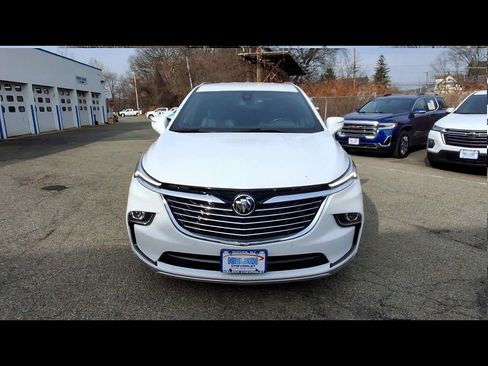 Certified 2024 Buick Enclave Essence AWD/4WD image 3