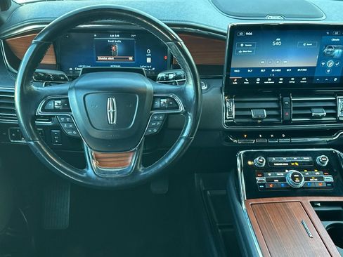 Used 2024 Lincoln Navigator Premiere AWD/4WD image 13