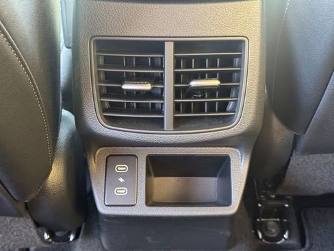 Used 2025 Kia Seltos S image 16