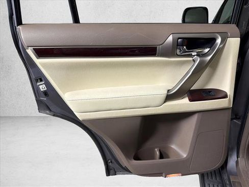 Used 2015 Lexus GX 460 w/ Premium Package AWD/4WD image 24