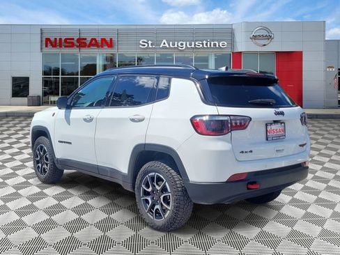 Used 2025 Jeep Compass Trailhawk AWD/4WD image 4