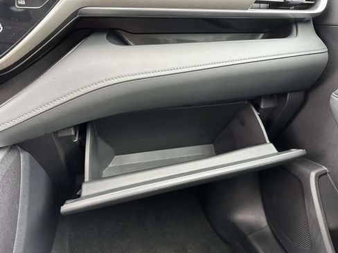Used 2023 Toyota Highlander XLE AWD/4WD image 42