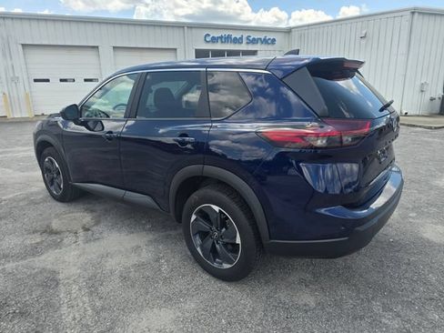 Used 2025 Nissan Rogue SV FWD image 5