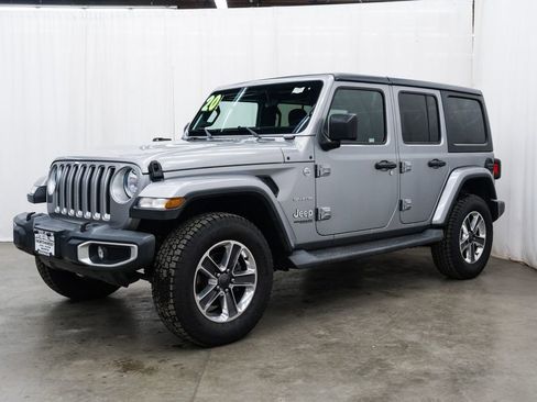 Used 2020 Jeep Wrangler Unlimited Sahara image 3