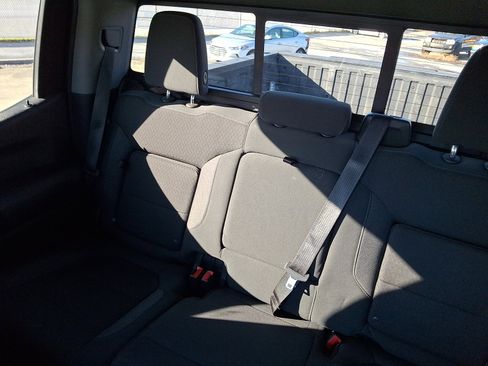 Used 2021 Chevrolet Silverado 1500 LT image 18