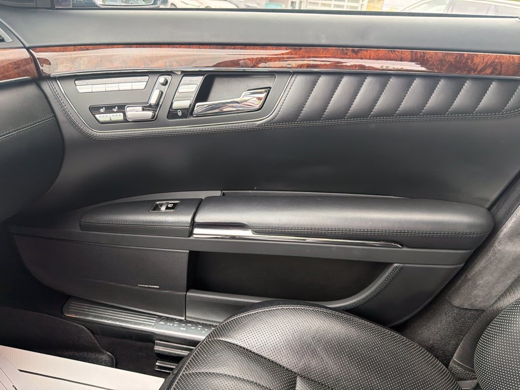 Used 2013 Mercedes-Benz S 550 4MATIC image 25
