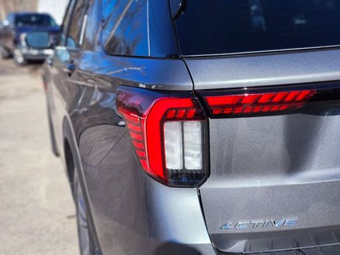New 2026 Ford Explorer Active w/ Active Comfort Package image 9