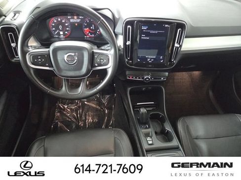 Used 2019 Volvo XC40 T5 Momentum AWD/4WD image 19