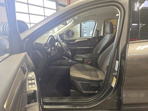 Used 2022 Ford Escape SE image 10