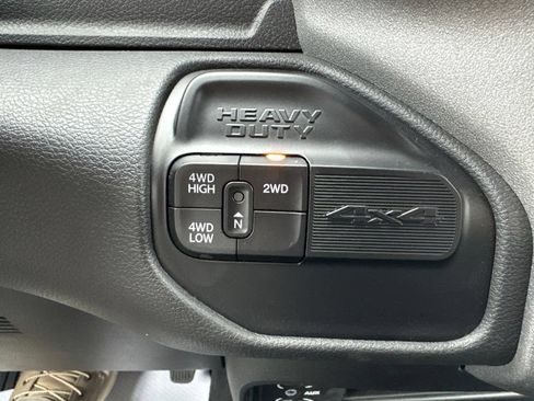 Used 2024 RAM 2500 Tradesman w/ Chrome Appearance Group AWD/4WD image 25