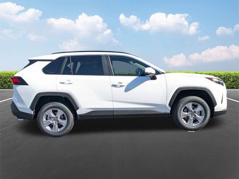 New 2025 Toyota RAV4 XLE image 3