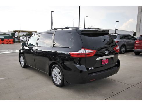 Used 2015 Toyota Sienna Limited Premium FWD image 6