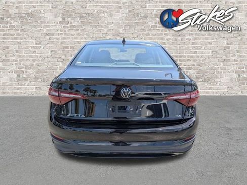 Certified 2024 Volkswagen Jetta SE FWD image 5
